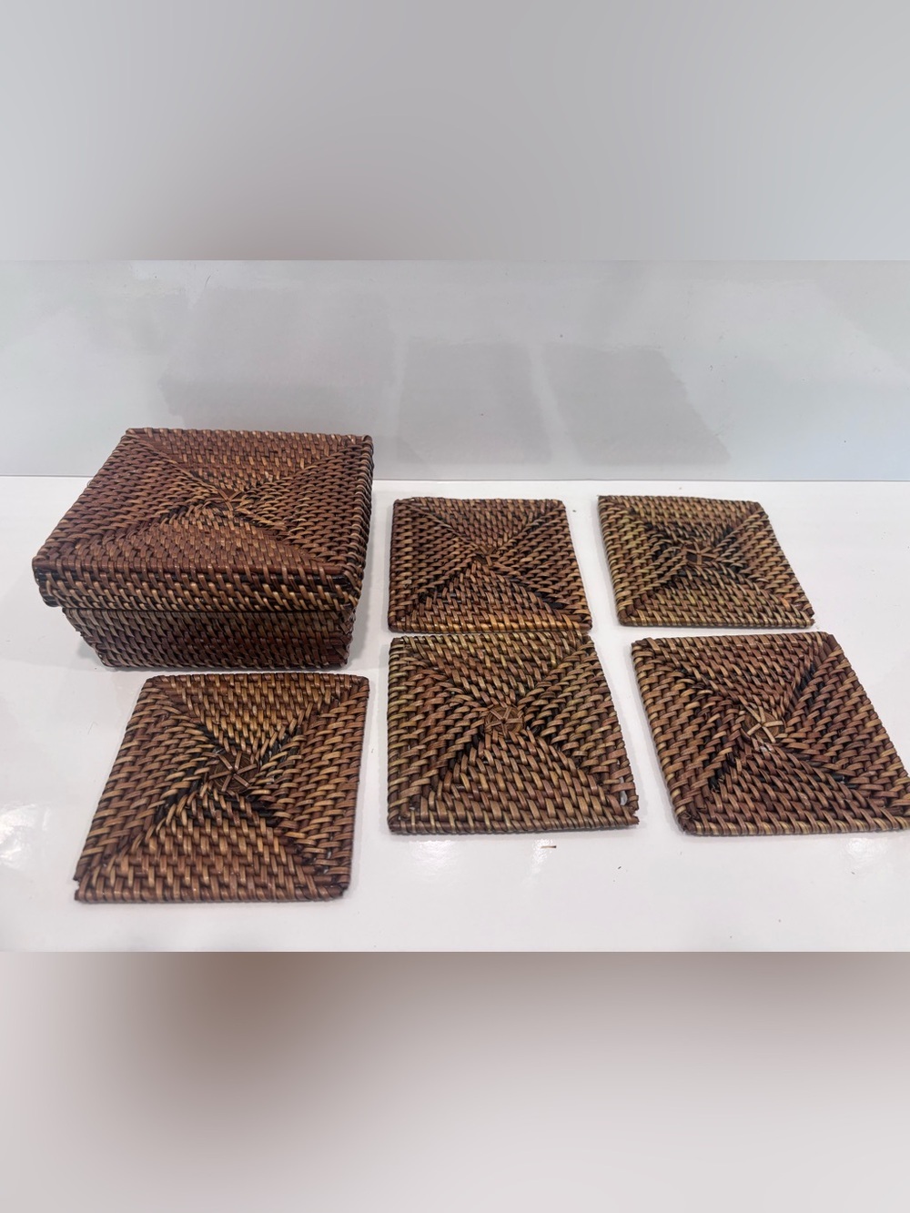 Boho wicker coaster set and holder - amazing condition